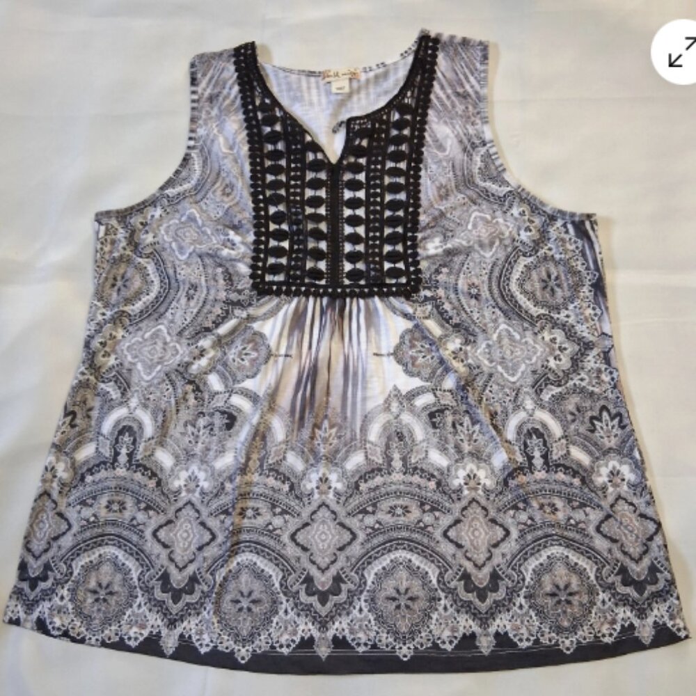World Unity‎ Womens XL Sleeveless Top Gray Pink Embroidered Neck Boho Style A31